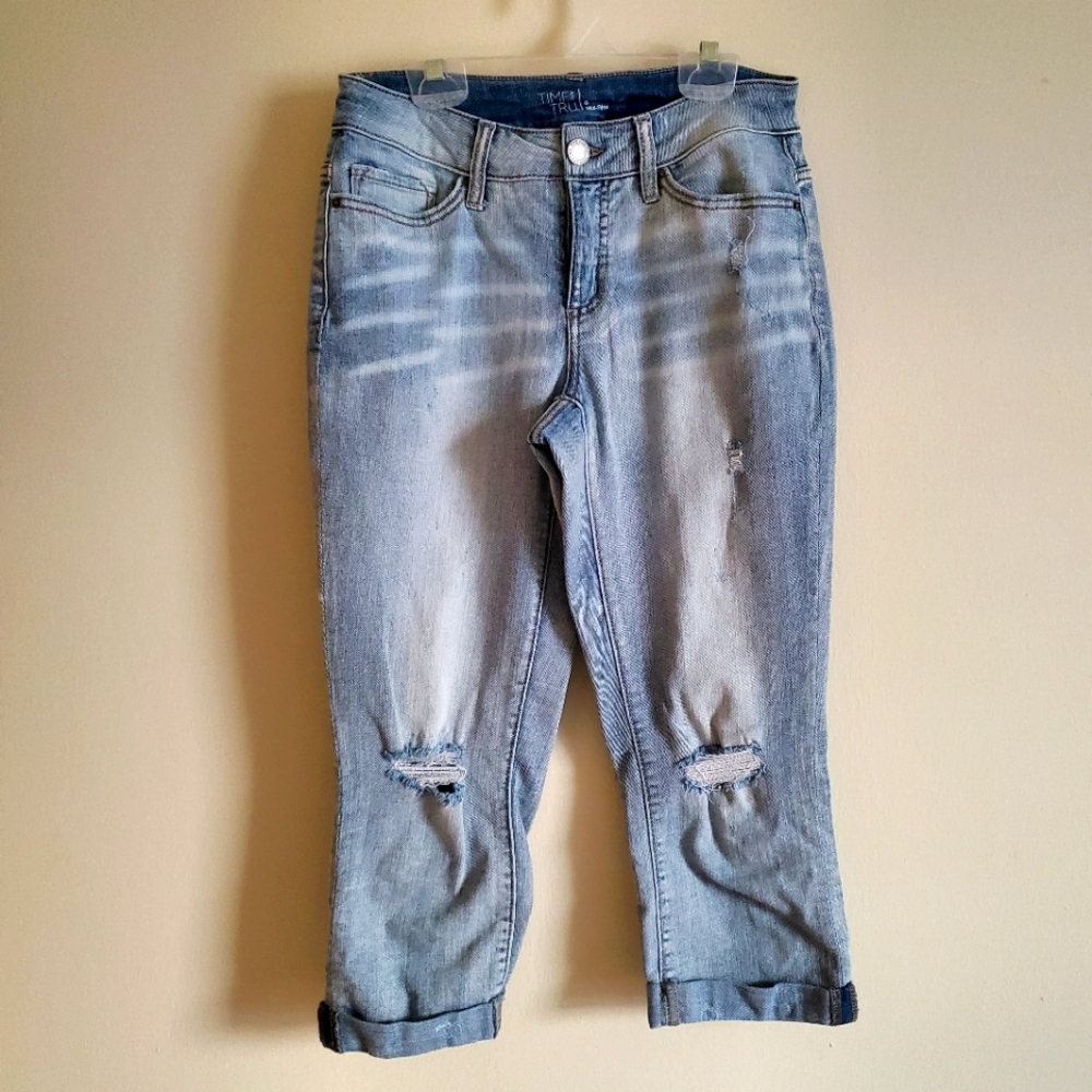 Time and Tru size 4 Mid Rise Distressed Capris